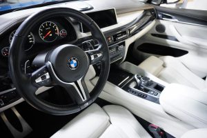 Korekta lakieru - onestep - błękitne BMW X5 8